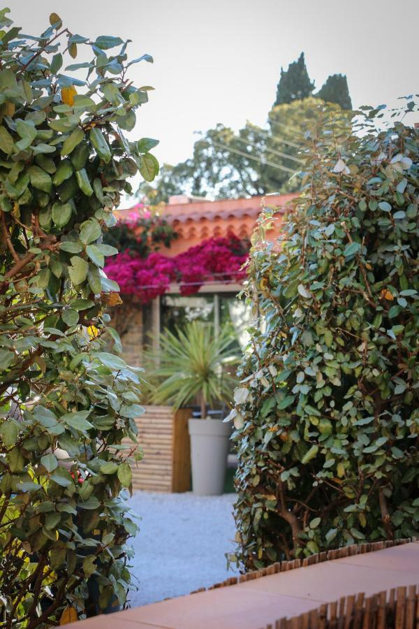 Auberge Du Cap Negre Le Lavandou Exterior foto